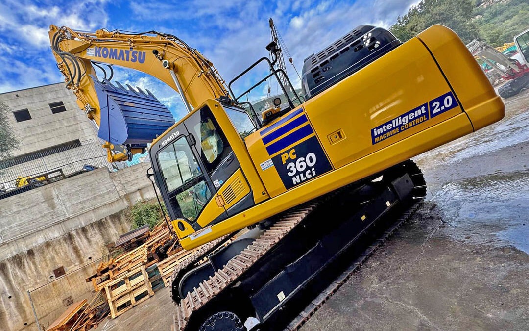 Pelle KOMATSU PC 360 NLCi : Focus sur le système de nivellement automatique