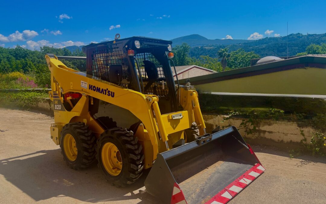 MINI CHARGEURS KOMATSU SK820 : DISPONIBLES DÈS MAINTENANT !