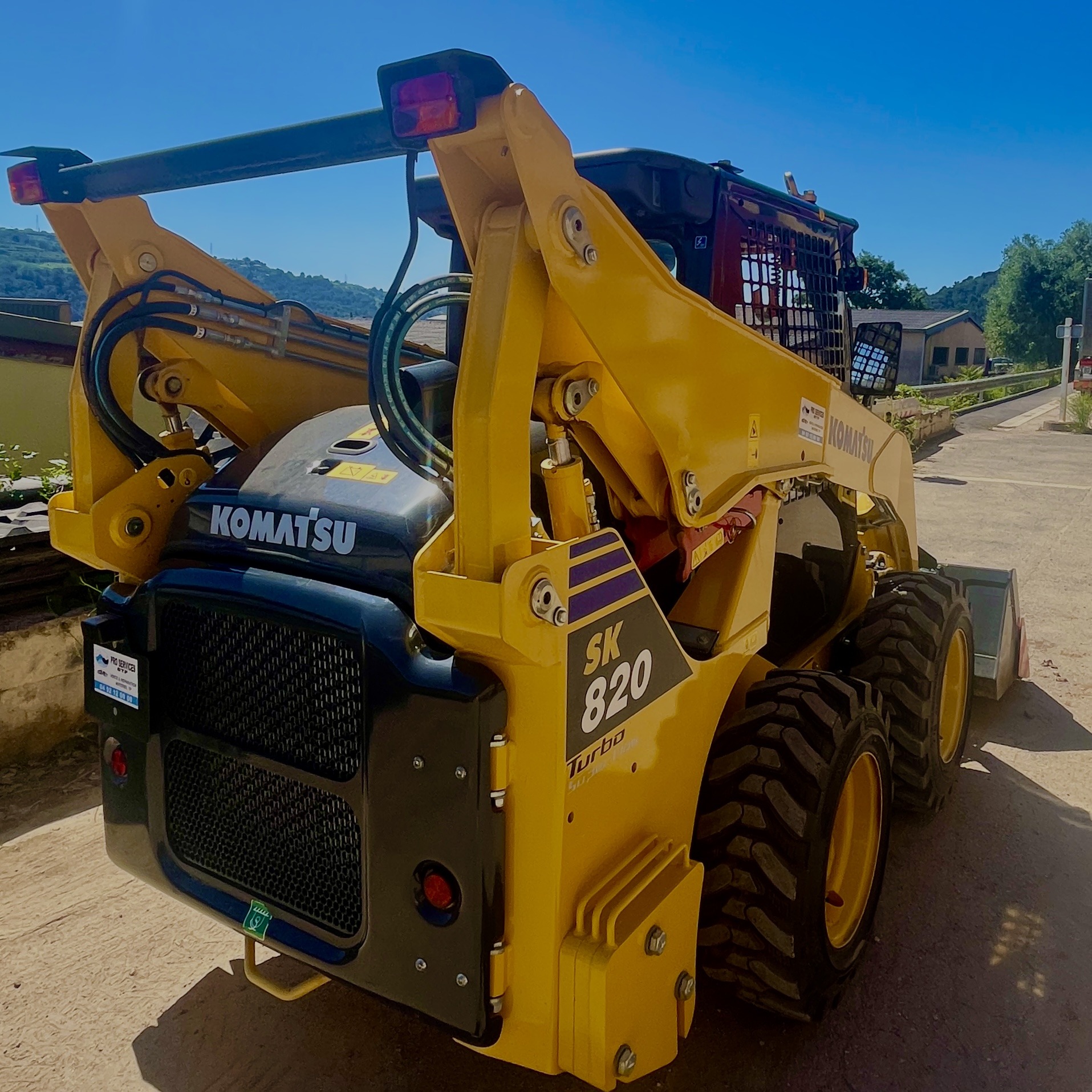 KOMATSU SK820 MINI CHARGEUR