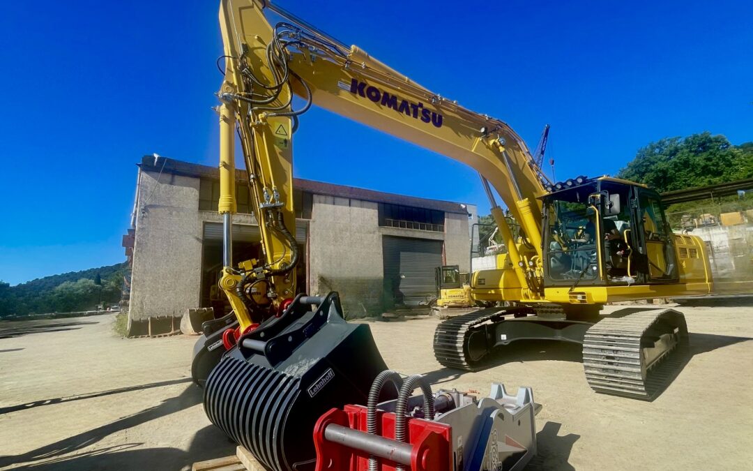 LIVRAISON ET MISE EN ROUTE : PELLE KOMATSU PC240NLC-11E0