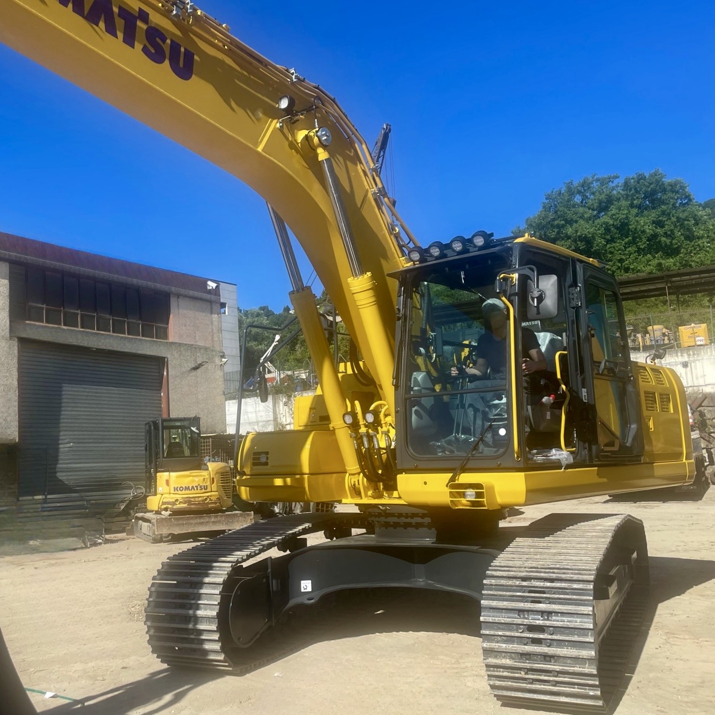PC240NLC-11E0