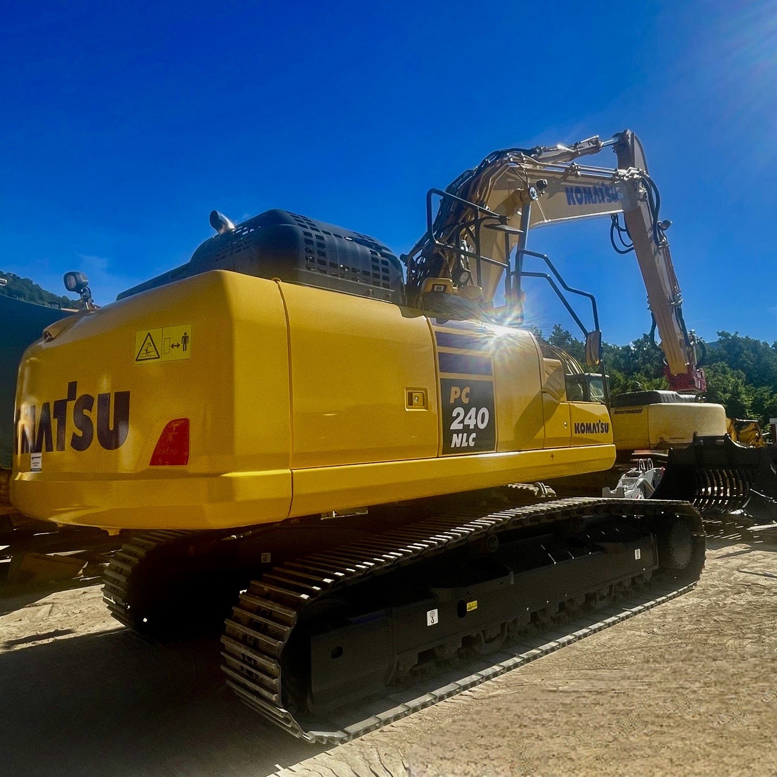 PC240NLC-11E0